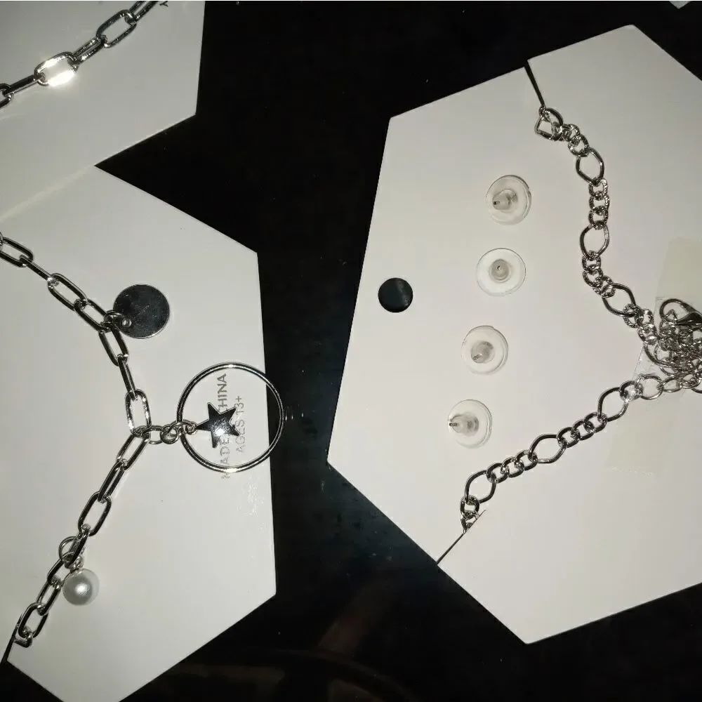 One chain Charm Choker